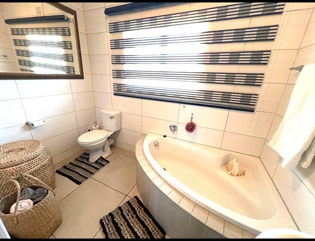 3 BEDROOM TOWNHOUSE TO LET IN UMKOMAAS